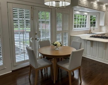 935 Stovall Boulevard Ne - Photo Thumbnail 13