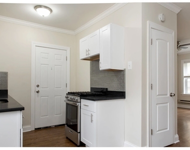 3817 N Greenview Avenue - Photo Thumbnail 3