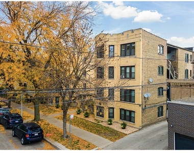 3817 N Greenview Avenue - Photo Thumbnail 1