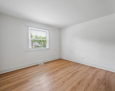 867 Harris Drive - Photo Thumbnail 10