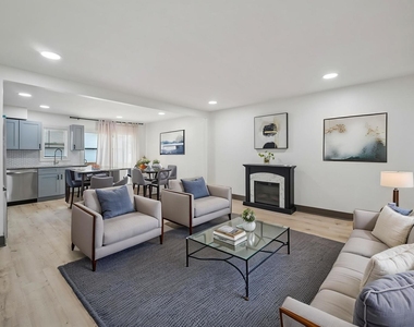 867 Harris Drive - Photo Thumbnail 3