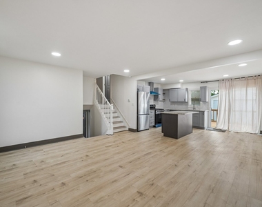 867 Harris Drive - Photo Thumbnail 2