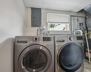 867 Harris Drive - Photo Thumbnail 15