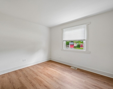 867 Harris Drive - Photo Thumbnail 20
