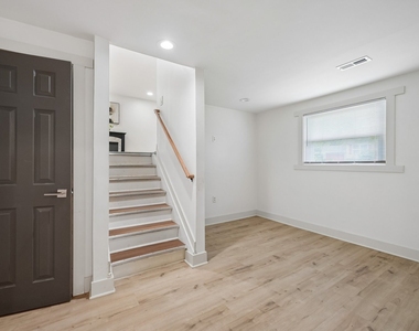 867 Harris Drive - Photo Thumbnail 8