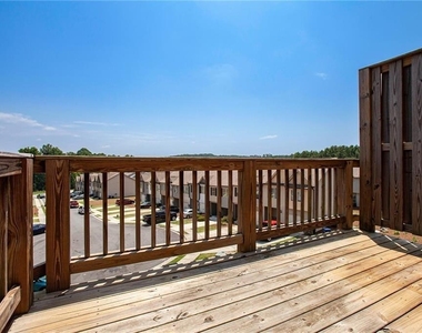 290 Turtle Creek Drive - Photo Thumbnail 10