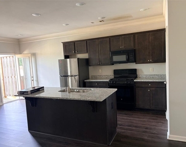 290 Turtle Creek Drive - Photo Thumbnail 6