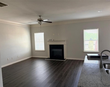 290 Turtle Creek Drive - Photo Thumbnail 8