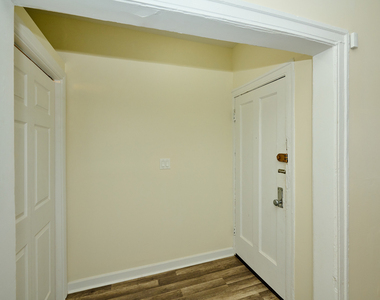 1355 W Touhy Avenue - Photo Thumbnail 3