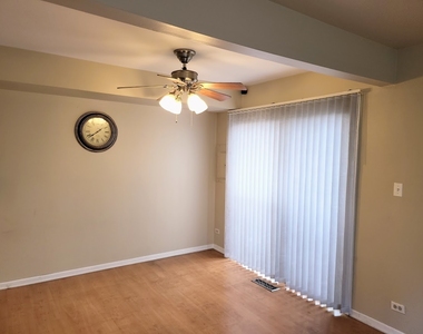 216 Ivy Court - Photo Thumbnail 4