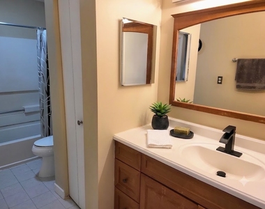 216 Ivy Court - Photo Thumbnail 19