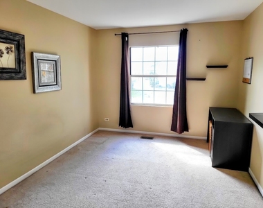 216 Ivy Court - Photo Thumbnail 12