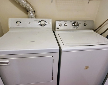 216 Ivy Court - Photo Thumbnail 9