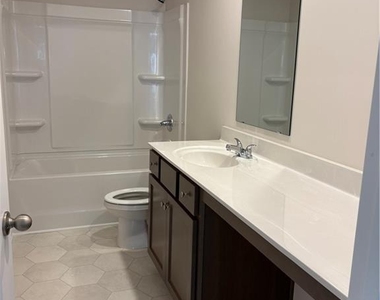 153 Bloomfield Circle - Photo Thumbnail 14
