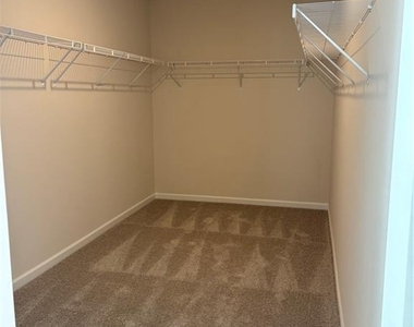 153 Bloomfield Circle - Photo Thumbnail 12