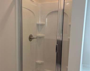 153 Bloomfield Circle - Photo Thumbnail 10