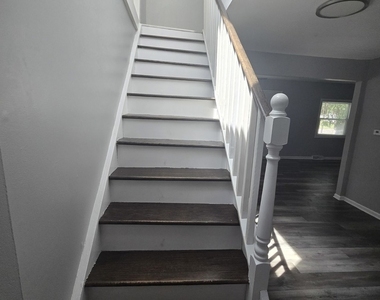 7139 W 74th Street - Photo Thumbnail 9