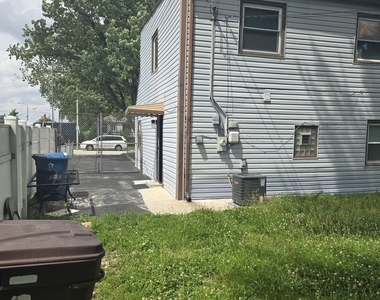 7139 W 74th Street - Photo Thumbnail 17