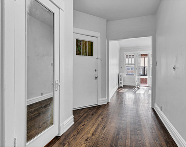 1942 W Farwell Avenue - Photo Thumbnail 1