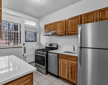 1942 W Farwell Avenue - Photo Thumbnail 7
