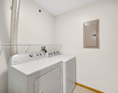 300 Cunat Boulevard - Photo Thumbnail 16