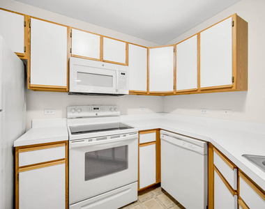 300 Cunat Boulevard - Photo Thumbnail 9
