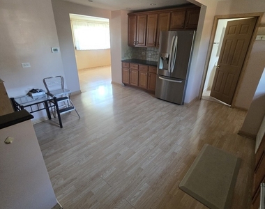 7139 W 74th Place - Photo Thumbnail 11