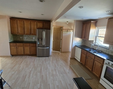 7139 W 74th Place - Photo Thumbnail 8