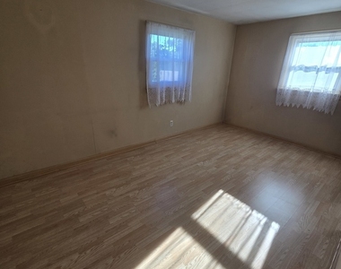 7139 W 74th Place - Photo Thumbnail 17