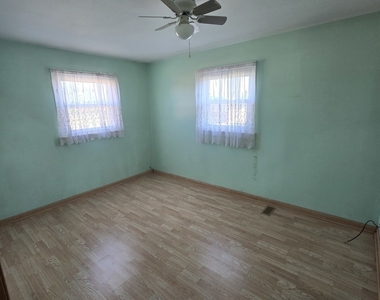 7139 W 74th Place - Photo Thumbnail 16