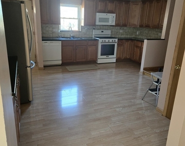7139 W 74th Place - Photo Thumbnail 10