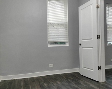 4802 S Winchester Avenue - Photo Thumbnail 4