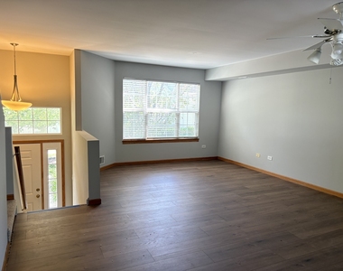 2704 Canyon Drive - Photo Thumbnail 3
