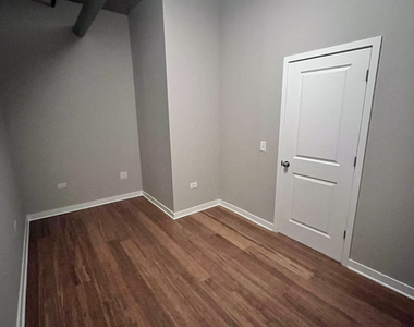50 E 16th Street - Photo Thumbnail 9