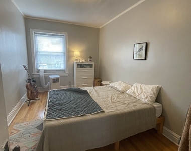 2910 N Albany Avenue - Photo Thumbnail 8