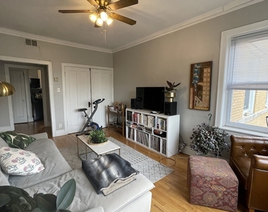 2910 N Albany Avenue - Photo Thumbnail 3