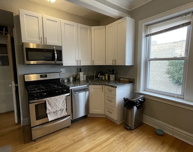 2910 N Albany Avenue - Photo Thumbnail 5