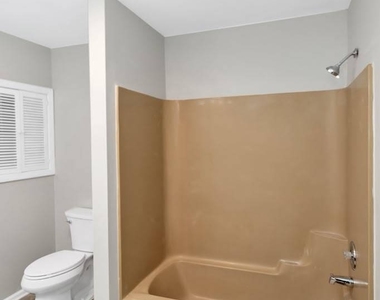 708 Michigan Ave Avenue - Photo Thumbnail 23