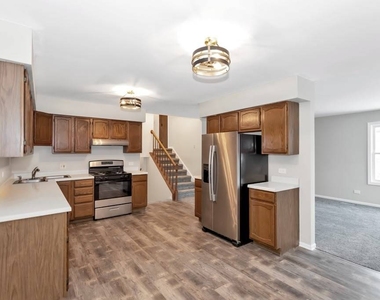 708 Michigan Ave Avenue - Photo Thumbnail 2