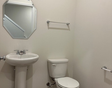 2204 Horseshoe Circle - Photo Thumbnail 17