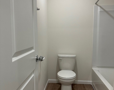 2204 Horseshoe Circle - Photo Thumbnail 16