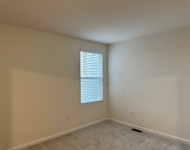 2204 Horseshoe Circle - Photo Thumbnail 13