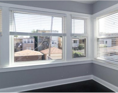 4741 N Washtenaw Avenue - Photo Thumbnail 3