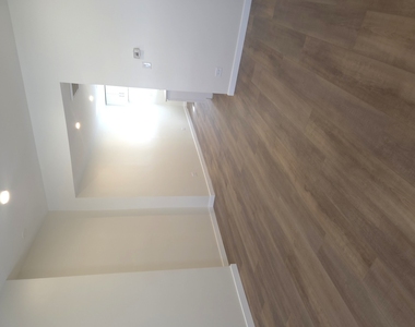 607 N Wells Street - Photo Thumbnail 7
