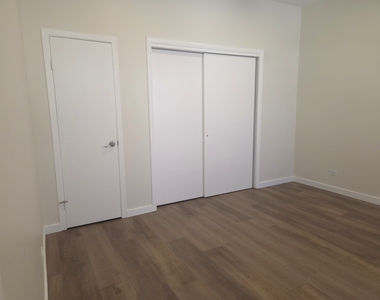 607 N Wells Street - Photo Thumbnail 4