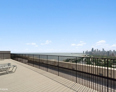 2800 N Lake Shore Drive - Photo Thumbnail 12
