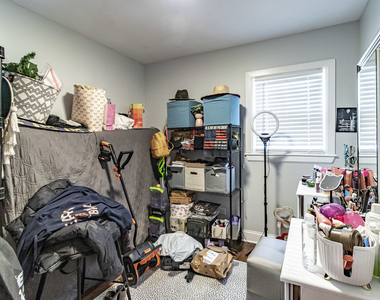 1805 N Harding Avenue - Photo Thumbnail 7