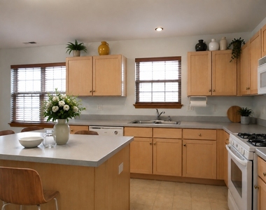 667 Creekside Circle - Photo Thumbnail 6