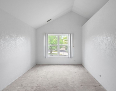 1632 Columbia Circle - Photo Thumbnail 11