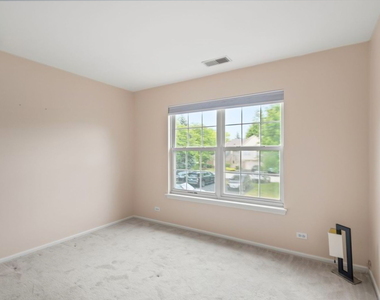 1632 Columbia Circle - Photo Thumbnail 13